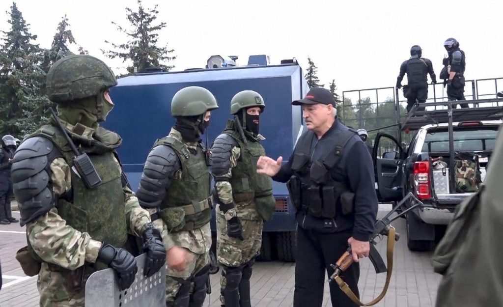 в Беларуси не утихают митинги