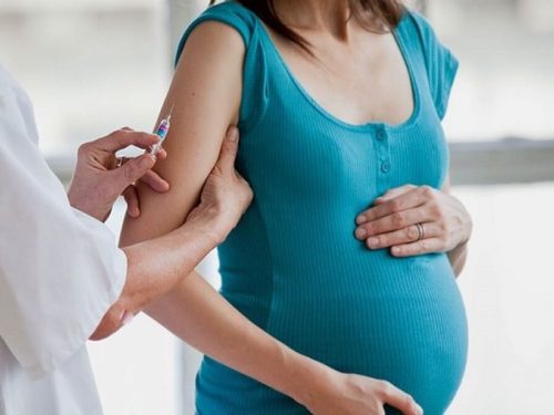 Pfizer будет испытывать вакцину на беременных женщинах