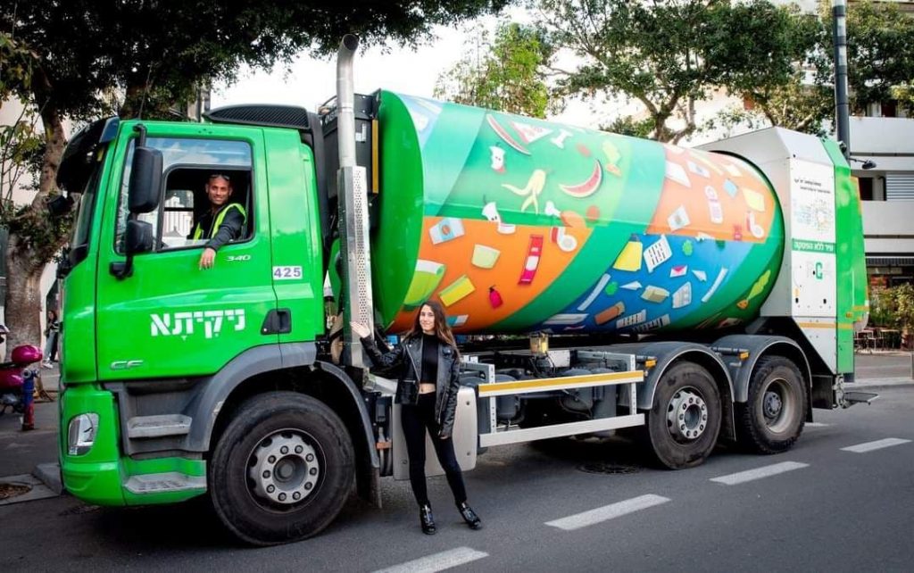 Новый мусоровоз в Тель-Авиве