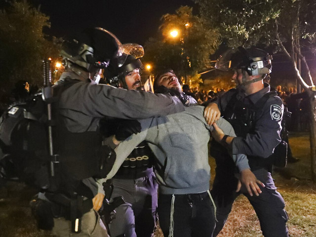 Беспорядки в столице