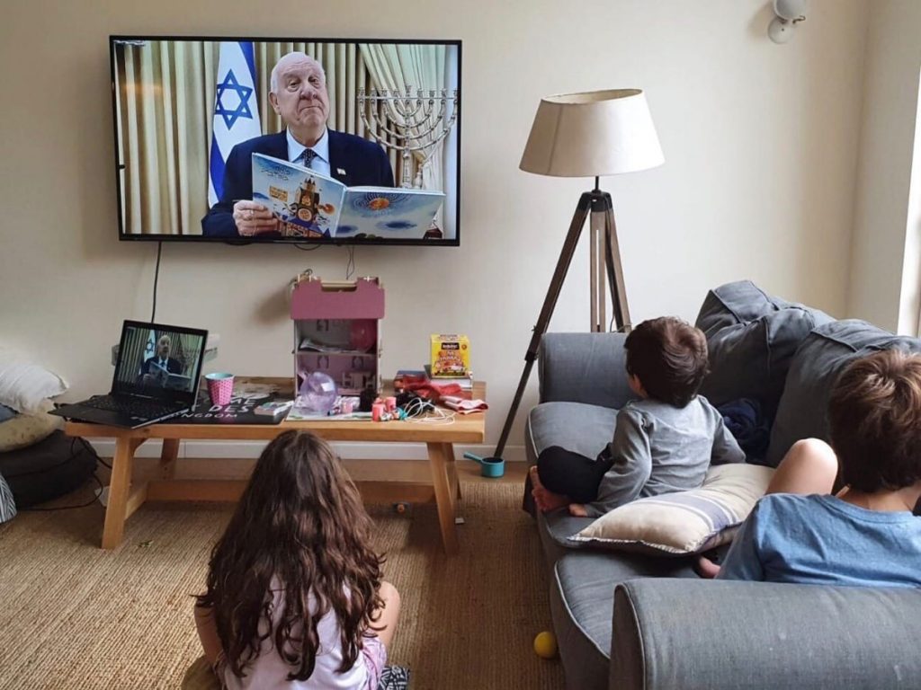 Ривлин читает сказки