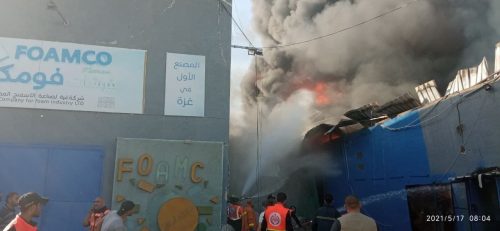 ВВС Израиля нанесли удар по заводу по производству полиуретановых изделий FOAMCO в Газе. Пожар погасить пока не удалось.
