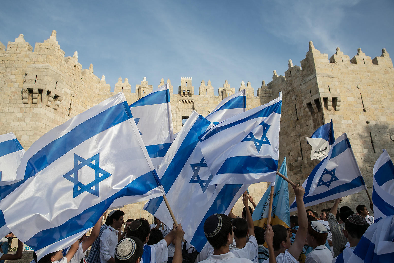 марш с флагами в Израиле