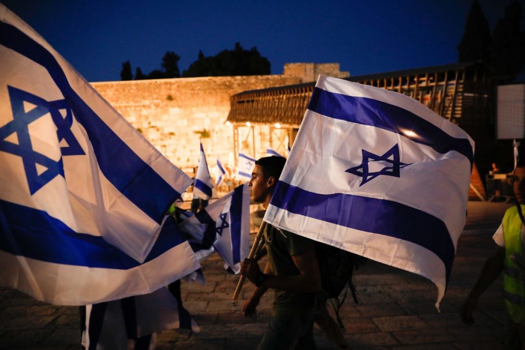 марш с флагами в Израиле