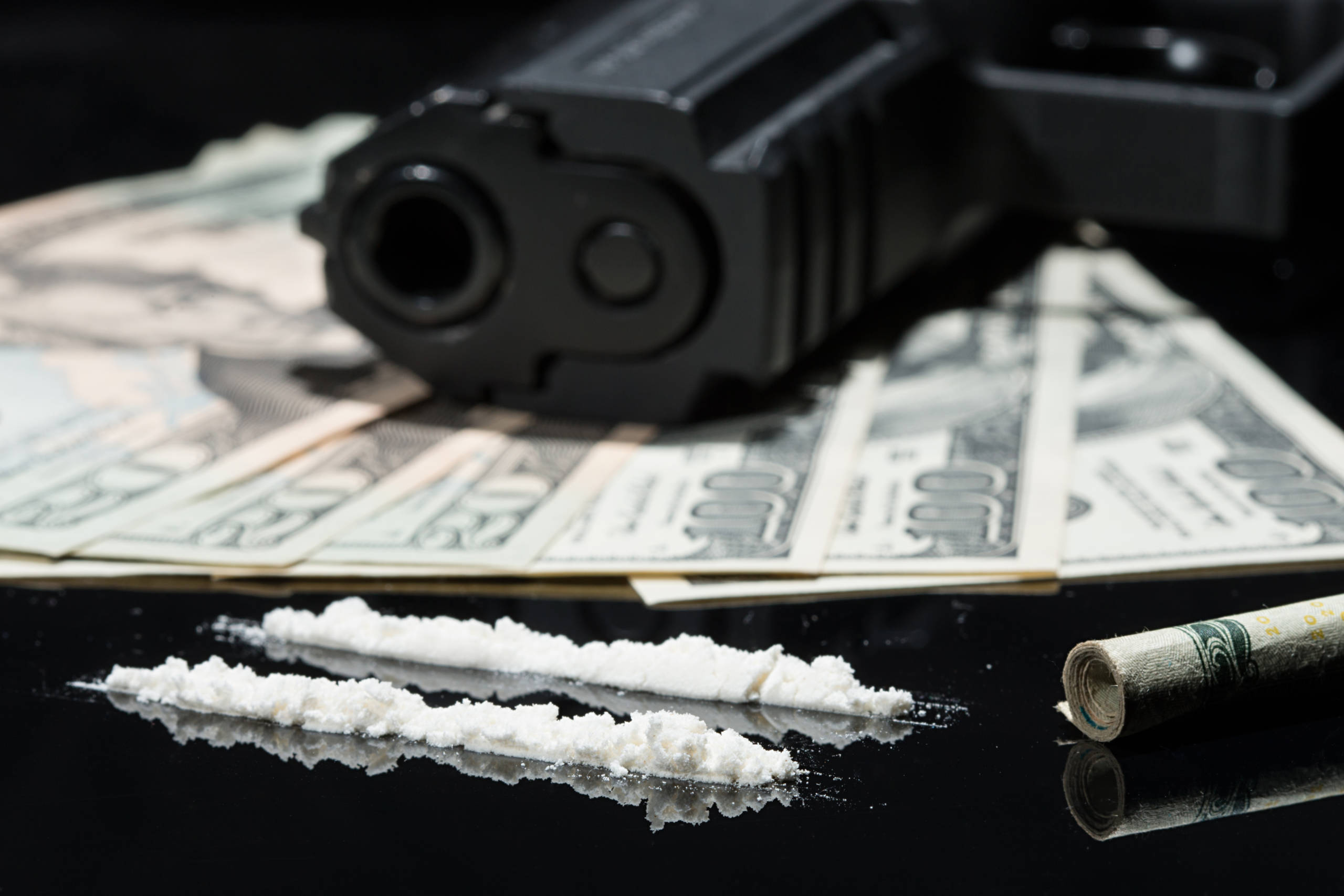оружие и наркотики