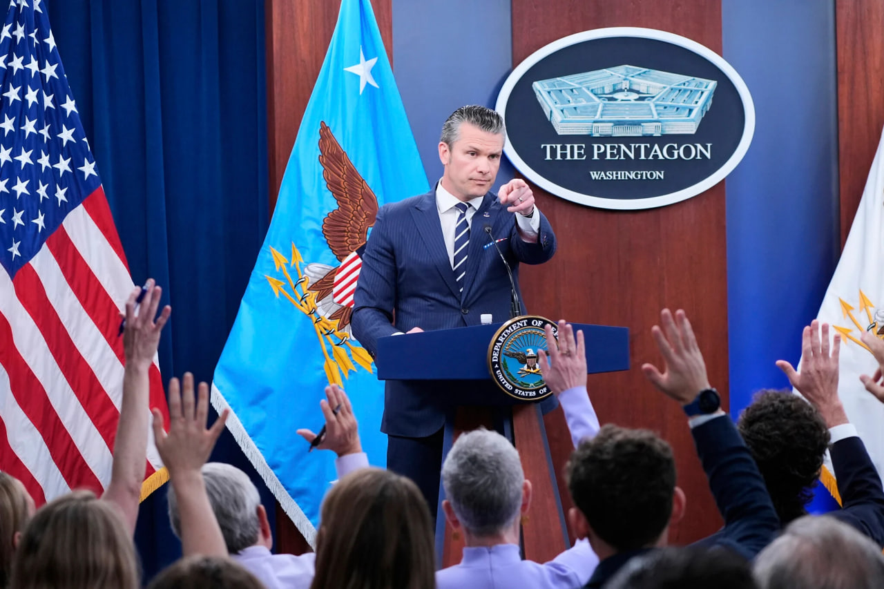 Министр обороны США Пит Хегсет отвечает на вопросы журналистов во время пресс-конференции в Пентагоне в Вашингтоне, 22 июня 2025 г. Фото: AP/Alex Brandon